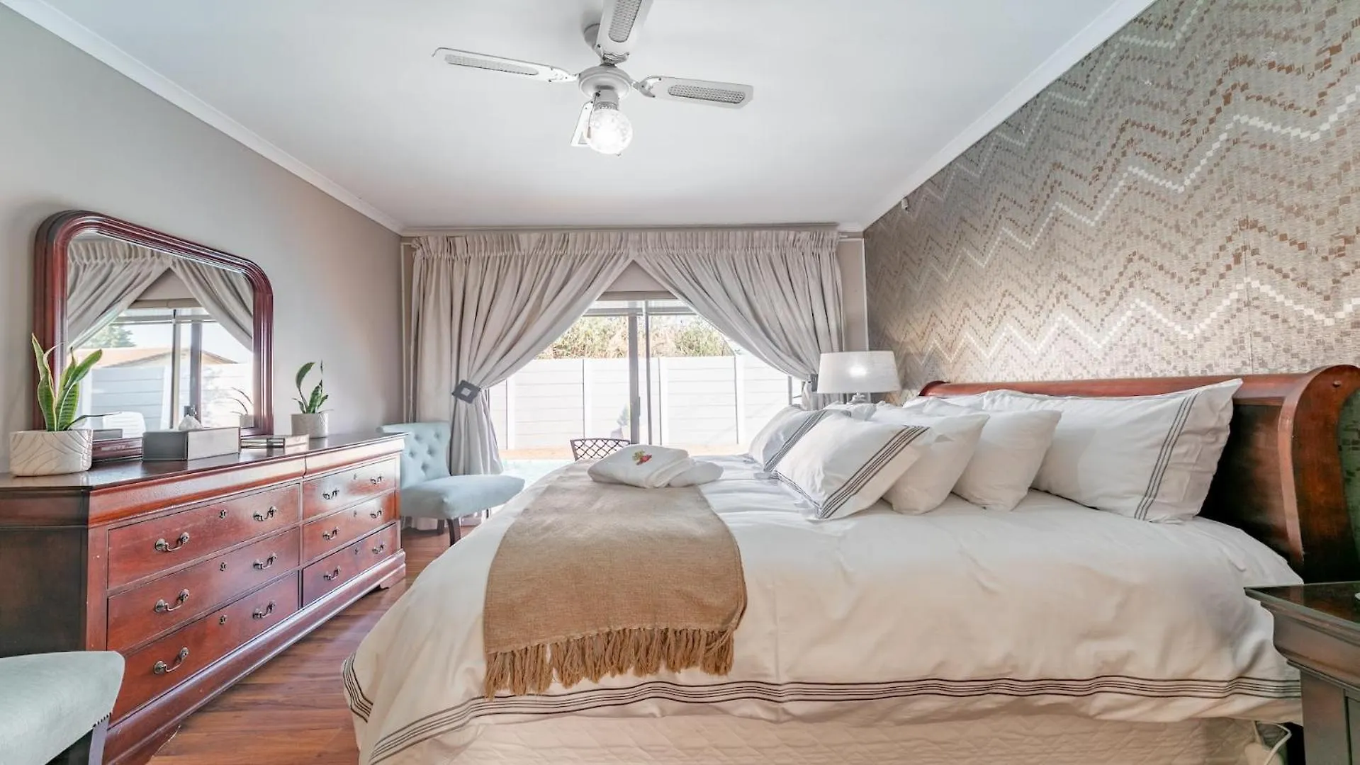 Myzen Guest House -5Min To Canal Walk Mall & 5Min To Grand West Cassino Ciudad del Cabo