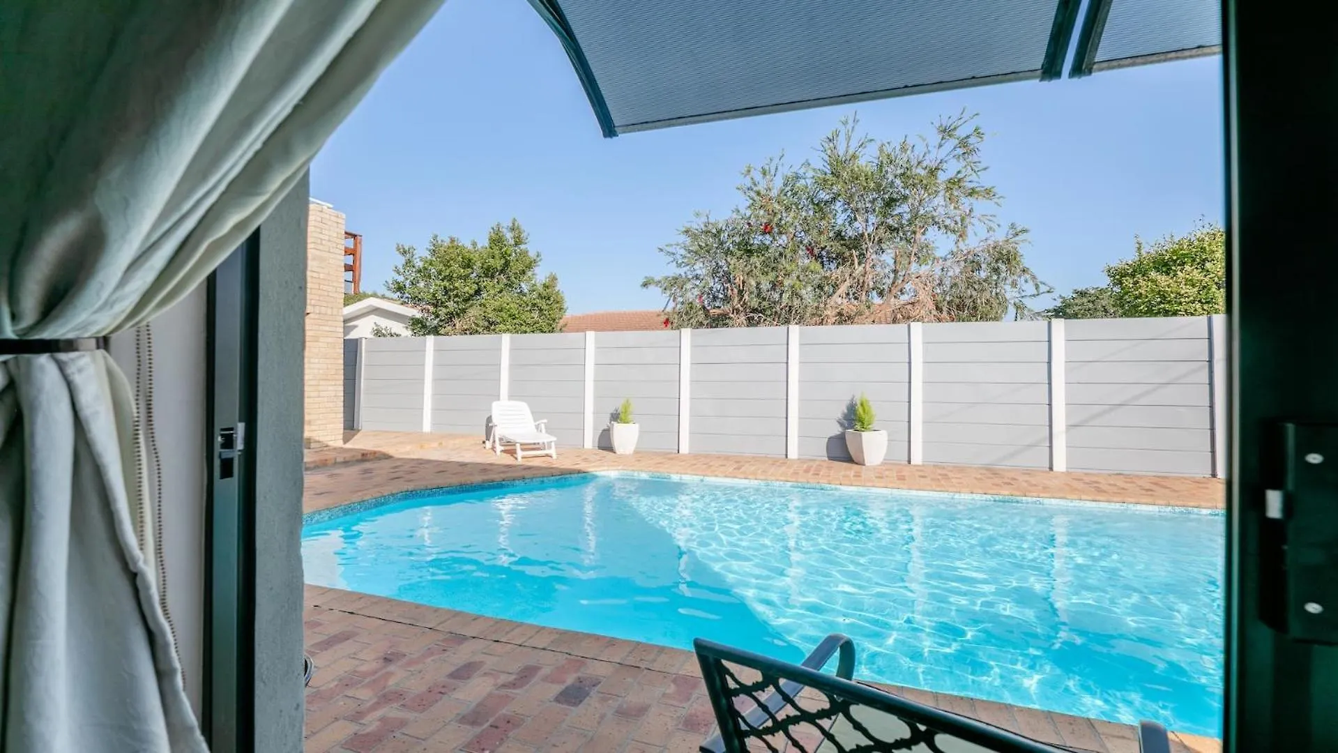 Сasa de vacaciones Myzen Guest House -5Min To Canal Walk Mall & 5Min To Grand West Cassino Ciudad del Cabo