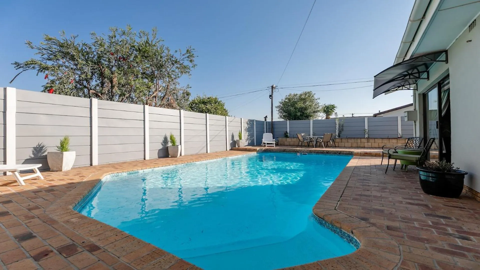 Holiday home Myzen Guest House -5Min To Canal Walk Mall & 5Min To Grand West Cassino Cape Town