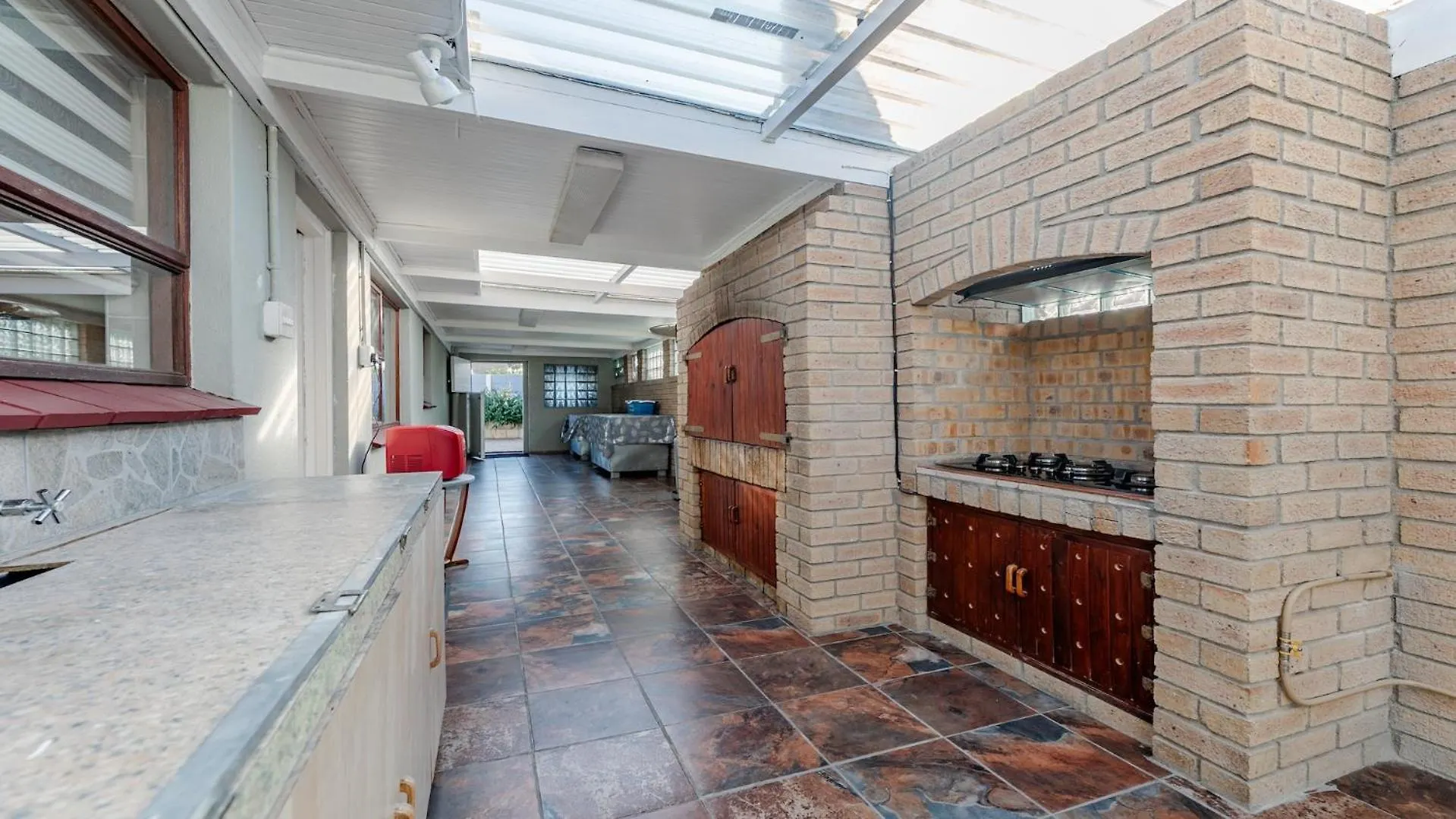 Myzen Guest House -5Min To Canal Walk Mall & 5Min To Grand West Cassino Cape Town