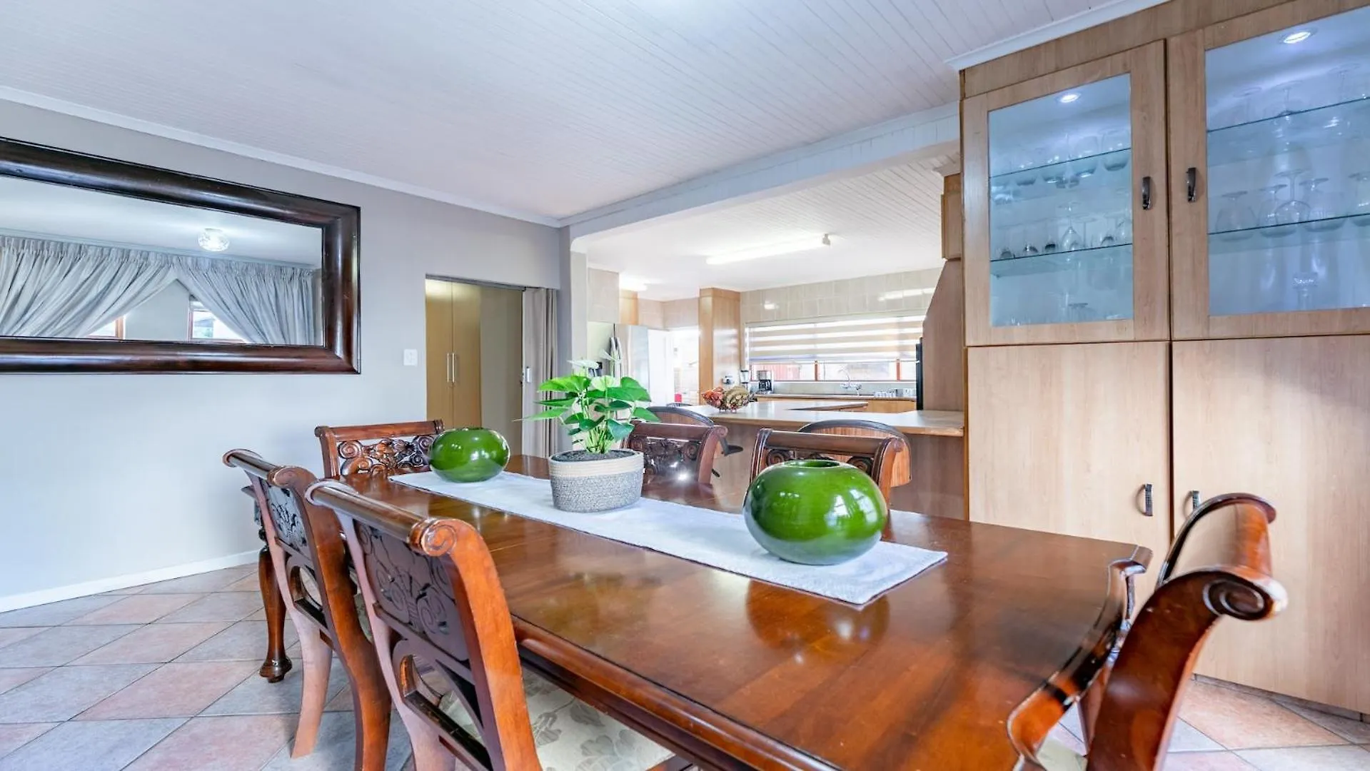 Myzen Guest House -5Min To Canal Walk Mall & 5Min To Grand West Cassino Cape Town 0*,  South Africa